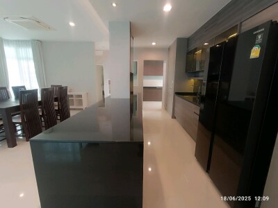 มัณฑนา 2 บางนา กม.7 / เนื้อที่บ้าน 124 ตร.วา เนื้อที่ใช้สอย 335 ตร.เมตร