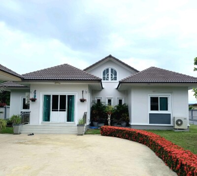 บ้านเดี่ยว 2 หลัง บนที่ดิน 1ไร่ ตกแต่งพร้อมอยู่