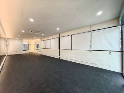 🚛 ร้านค้า + ออฟฟิศให้เช่า