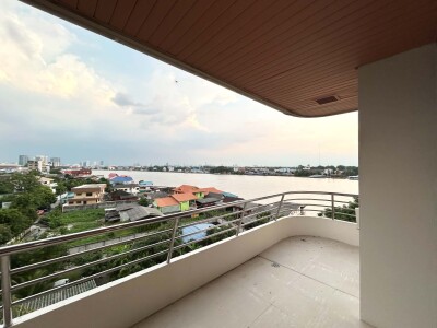ริเวอไรน์ เพลส คอนโดมิเนียม / Riverine Place Condominium