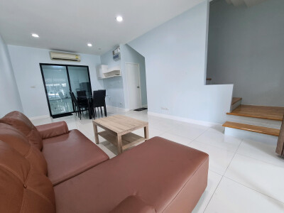 บ้านกลางเมือง กัลปพฤกษ์