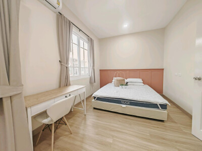 โกลเด้น ทาวน์ ฟิวเจอร์-รังสิต