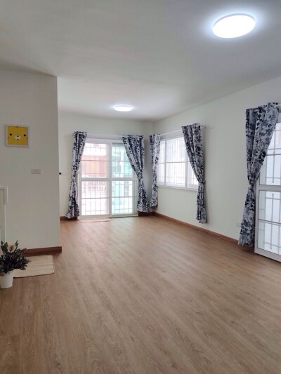 เดอะ คอนเนค 8 วงแหวน - บางนา-7