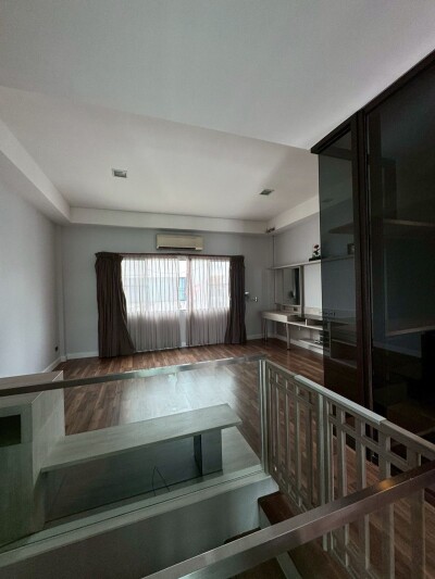 เดอะ เทอเรส รามอินทรา