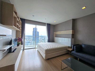 สกายวอล์ค และ เวลซ์ เรสซิเดนซ์ / Sky Walk & Weltz Residence-1