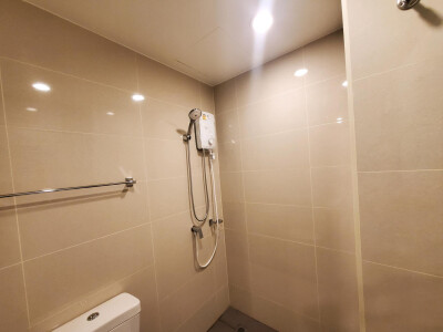 เอ สเปซ เมกา / A space Mega