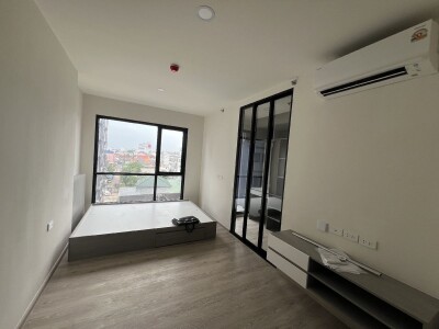 ออริจิ้น ปลั๊ก แอนด์ เพลย์ สิรินธร สเตชั่น / ห้องขนาด 25.5 ตรม.