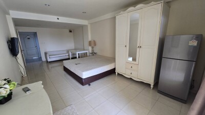 เดอะ คัลเลอร์ ลีฟวิ่ง คอนโดมิเนียม / The Color Living Condominium