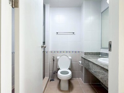 ยูคอมเพล็กซ์ คอนโดมิเนียม / U Complex Condominium