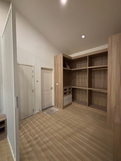 บ้านแฝด สวย ตกแต่งพร้อม ทำเลดี สงบ ปลอดภัย ใกล้แหล่งชุมช