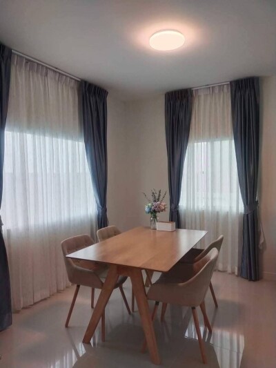 บ้านลลิล เดอะ เพรสทีจ วงแหวนฯ-ลำลูกกา คลอง 6 / 💰3 ห้องนอน 3 ห้องน้ำ 2 ที่จอดรถ