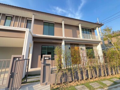 ไซมิส โฮล์ม พหลฯ - วิภาวดี / บ้านเดี่ยว 2 ชั้น  4 ห้องนอน  5 ห้องน้ำ