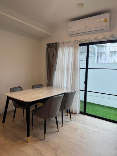 อัพเดตล่าสุด 16/7/2568 : ให้เช่าทาวน์เฮาส์พร้อมเฟอร์นิเจอร์ครบชุดที่ Indy 5 บางนา กม.7-3