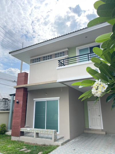 ดิเอมเมอรัล การ์เด้น & สปอร์ตคลับ / The Emerald Garden & Sport Club