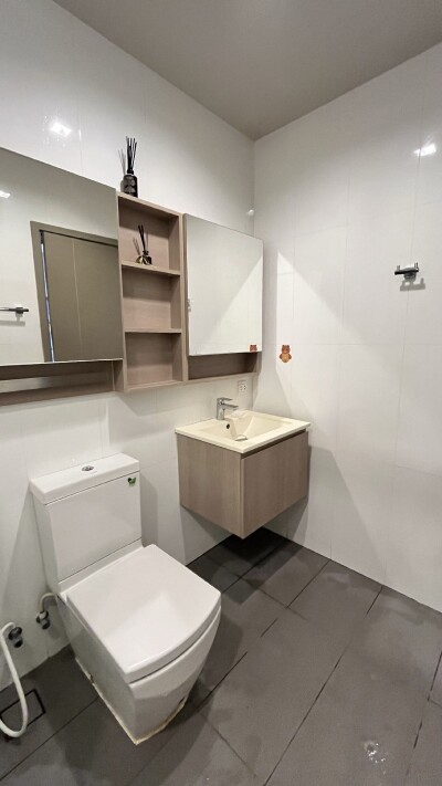 เดอะ ไลน์ วงศ์สว่าง / 1 ห้องน้ำ  1 ห้องครัว  ขนาด 32 ตรม.