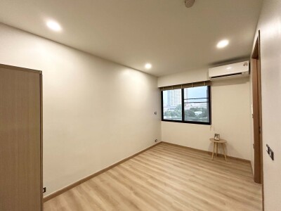 ริเวอไรน์ เพลส คอนโดมิเนียม / Riverine Place Condominium