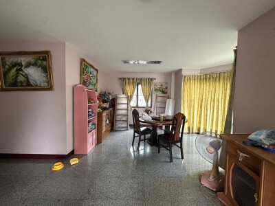 อัพเดทล่าสุด 11/8/2568 : หมู่บ้านประภาวรรณโฮม / 3 ห้องนอน / 5 ห้องน้ำ-4