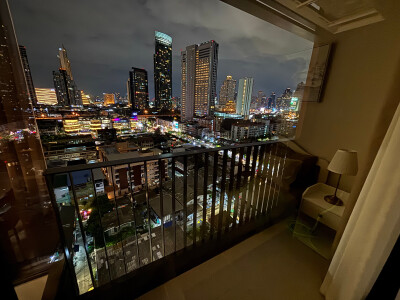 ไลฟ์ เจริญนคร - สาทร / LIFE Charoennakhon - Sathorn
