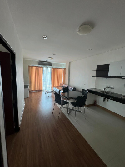 เดอะ เวลลิงตัน คอนโด / The Wellington Condominium