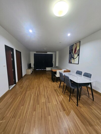 เดอะ เวลลิงตัน คอนโด / The Wellington Condominium