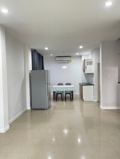 ดิเอมเมอรัล การ์เด้น & สปอร์ตคลับ / The Emerald Garden & Sport Club