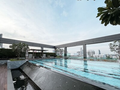 ทรู ทองหล่อ / Thru Thonglor