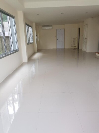 ให้เช่าโฮมออฟฟิศ 3 ชั้น 220 ตารางเมตร  3ห้องนอน 4ห้องน้ำ-2