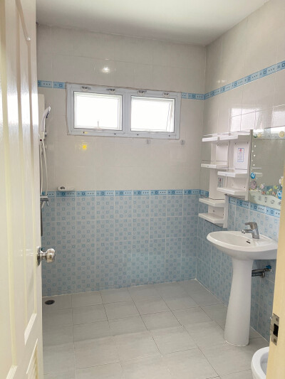 ดิเอมเมอรัล การ์เด้น & สปอร์ตคลับ / The Emerald Garden & Sport Club