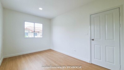 พฤกษาวิลล์ 27 มีนบุรี - สุขาภิบาล 2 / เนื้อที่ : 24 ตารางวา 3 ห้องนอน 2 ห้องน้ำ 1 ที่จอดรถ 1 ห้องครัว 1 ห้องรับแขก