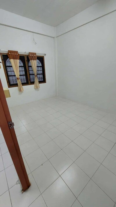 🏡 บ้านว่างให้เช่า – ซอยวัดกู้ ปากเกร็ด 📍 ขนาด 40 ตรว.