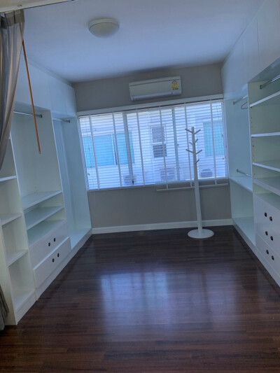 ทาวน์ อเวนิว พระราม 9-9