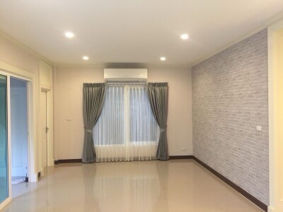 ลัดดารมย์ อิลิแกนซ์ วงแหวน สาทร-8