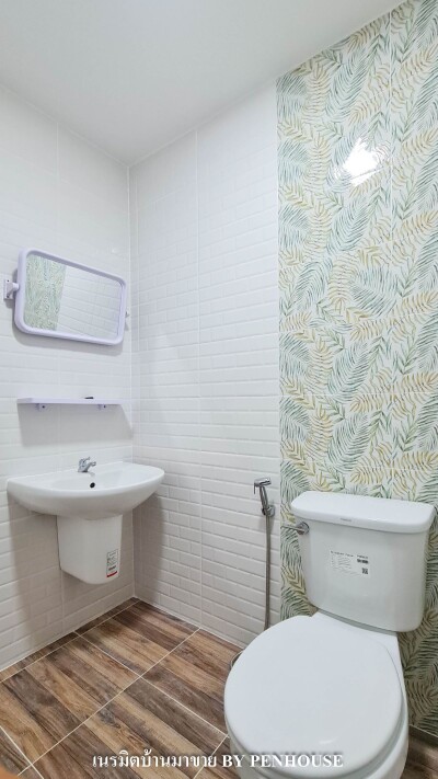 พฤกษาวิลล์ 27 มีนบุรี - สุขาภิบาล 2 / เนื้อที่ : 24 ตารางวา 3 ห้องนอน 2 ห้องน้ำ 1 ที่จอดรถ 1 ห้องครัว 1 ห้องรับแขก