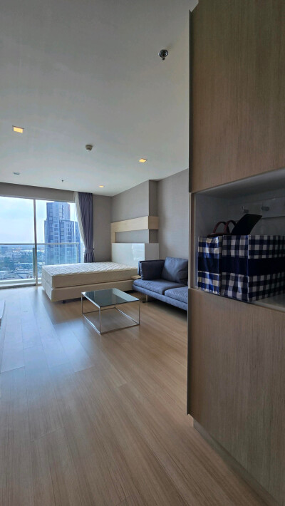 สกายวอล์ค และ เวลซ์ เรสซิเดนซ์ / Sky Walk & Weltz Residence-4