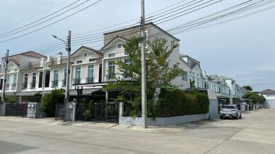 อัพเดทล่าสุด 7/7/2568 : อินดี้ 2 บางนา - รามคำแหง 2 / พื้นที่ใช้สอย: 160 ตร.ม.  จำนวนชั้น: 3 ชั้น