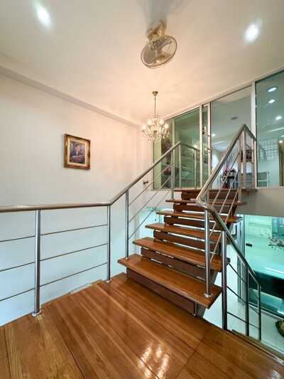 ให้เช่าอาคารพาณิชย์ 2 ชั้น รีโนเวทใหม่ เหมาะทำออฟฟิศ คาเฟ่ หรือสตูดิโอออนไลน์-14