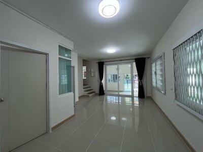 กัสโต้ สุขสวัสดิ์ 26 / พื้นที่มากถึง 35 ตรว มีถึง 4 ห้องนอน 2 ห้องเอนกประสงค์