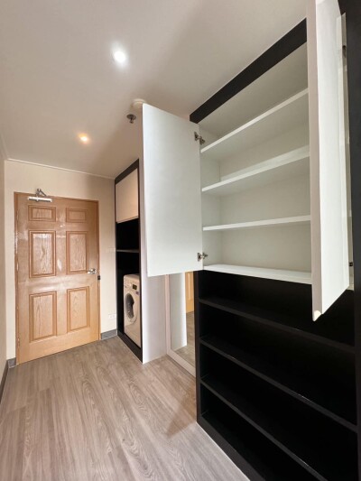 อัปเดตล่าสุด 5/3/68 : มาสเตอร์ วิว เอ็กเซ็กคิวทีฟ เพลส /  61ตรม.  ชั้น 21 ห้อง 1006/205-8