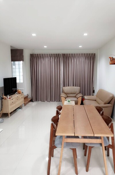 วิรัลพัชร เฉลิมพระเกียรติ 48 / 205 ตรม.-3