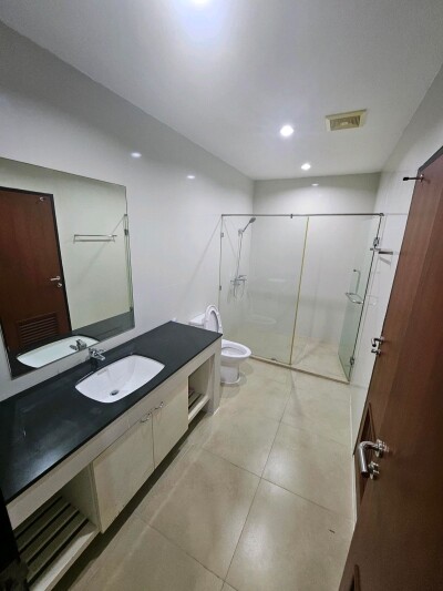 เดอะ เวลลิงตัน คอนโด / The Wellington Condominium