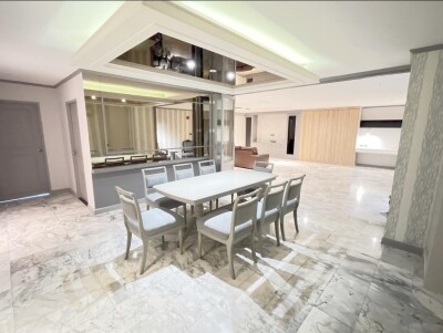 ดี.เอส. ทาวเวอร์ 1 สุขุมวิท 33 /  204.31 ตารางเมตร  ชั้น 19-5