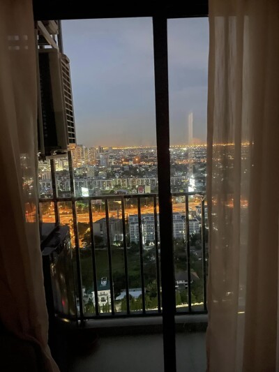 ริชพาร์ค แอท ทริปเปิ้ล สเตชั่น /  28.66 ตร.ม. ชั้น 37-10