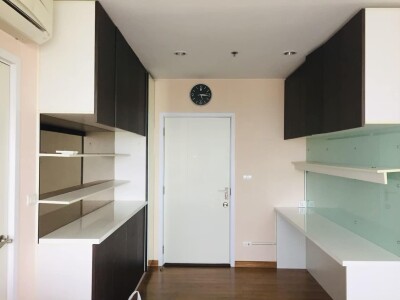 เดอะ ทรี อินเตอร์เชนจ์ / อาคาร A ชั้น 37 ห้องมุม-3