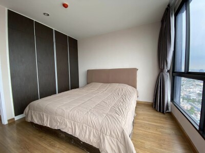 เดอะ ทรี อินเตอร์เชนจ์ / อาคาร A ชั้น 37 ห้องมุม-5