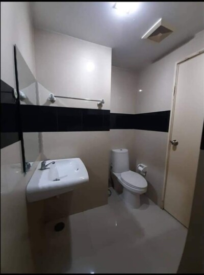 ไอริส แอเวนิว อ่อนนุช – วงแหวน /  28 ตรม. ตึก 1 ชั้น 1-9