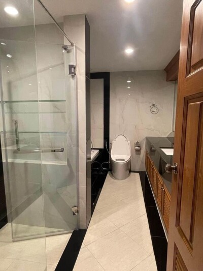 ร่วมสุข คอนโด /  ขนาด 320 ตรม.  ชั้น 9 *-22