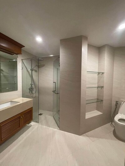 ร่วมสุข คอนโด /  ขนาด 320 ตรม.  ชั้น 9 *-25