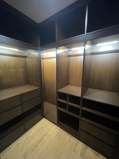 อัปเดตล่าสุด 30/03/68 : ดิ เอ็มโพริโอ เพลส / 108ตรม ชั้น23-18