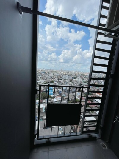 ไอดีโอ สาทร - วงเวียนใหญ่  / 28 ตร.ม . ชั้น 24-12