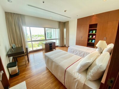 รอยัล เรสสิเดนซ์ พาร์ค / 220 ตรม.*-11